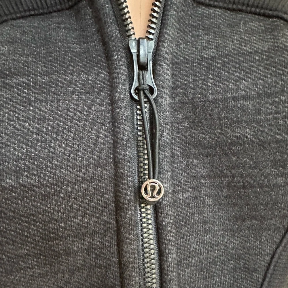 Athleisure Yoga Dark Gray Soot EUC lululemon Full Zip Funnel Hoodie ~ maybe XS/S